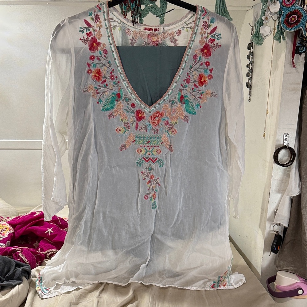 Johnny Was White Colorful Embroidery and free coordinating pants w/ pockets